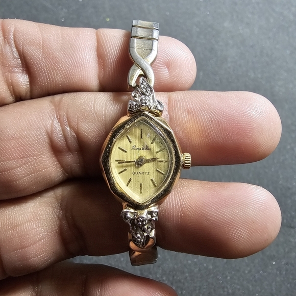 Vintage Pierre Vallee Cockatil Watch Gold Tone Not Working For Parts Or Repair s - Picture 5 of 8